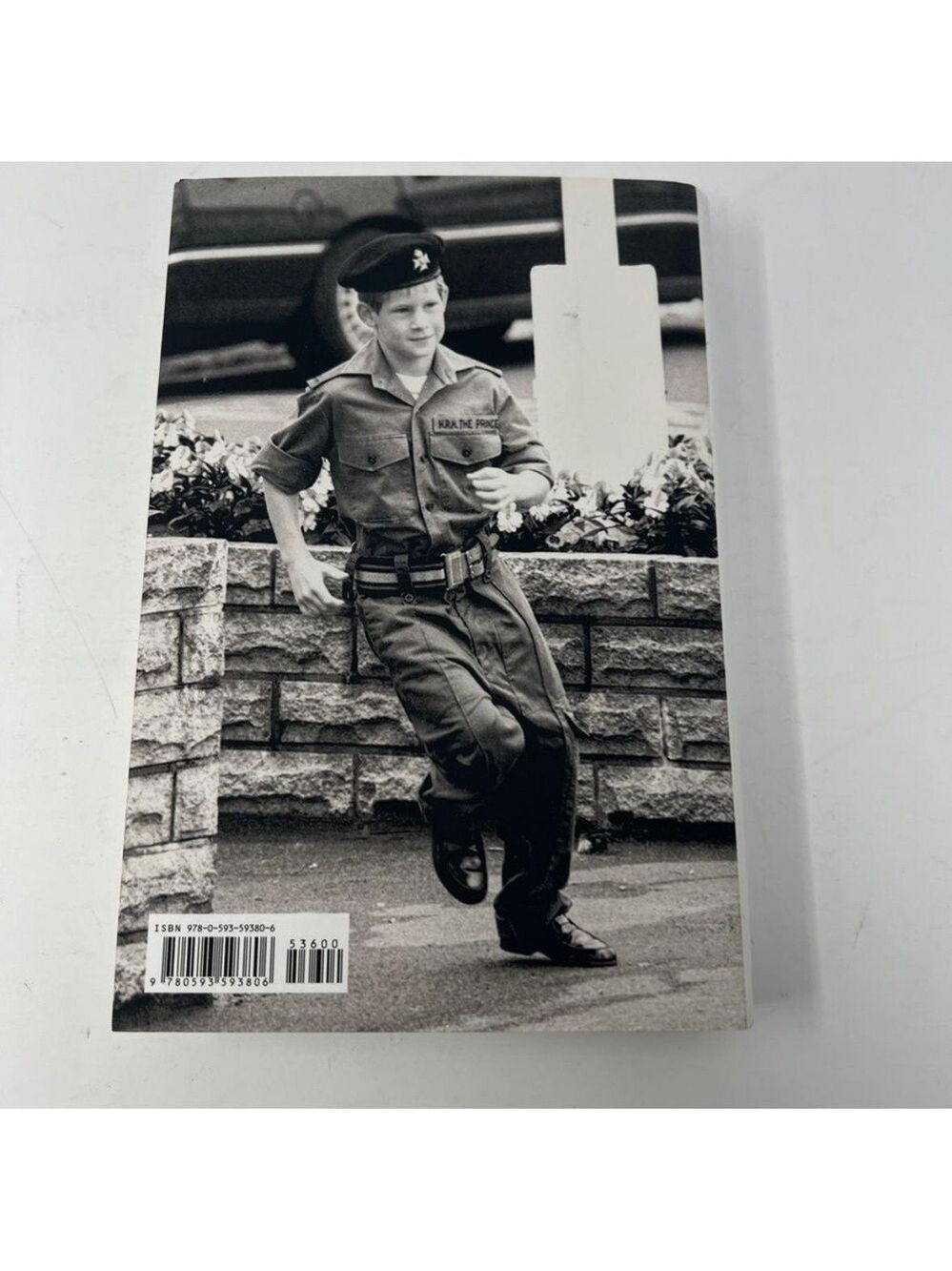 Prince Harry SPARE Hardcover Book Exclusive Good Condition - Picture 2 of 3